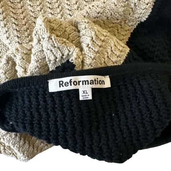 REFORMATION April V-Neck Contrast Organic Cotton Top - Picture 8 of 14